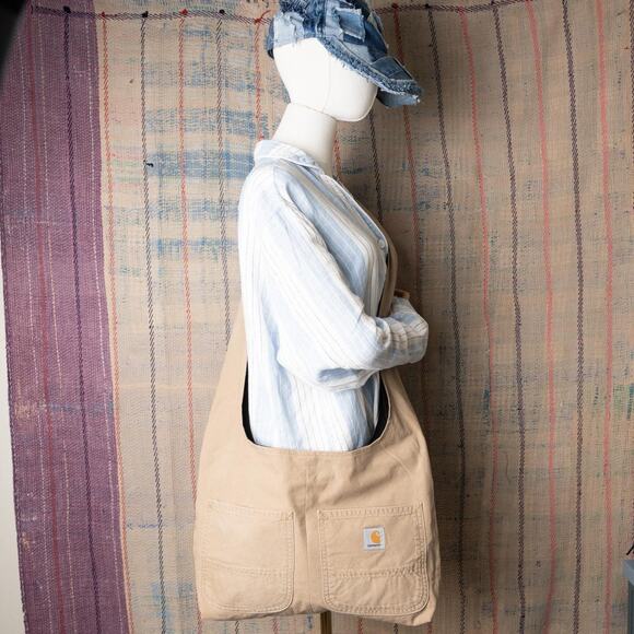 Khaki upcycled carhartt hobo bag - Picture 2 of 6